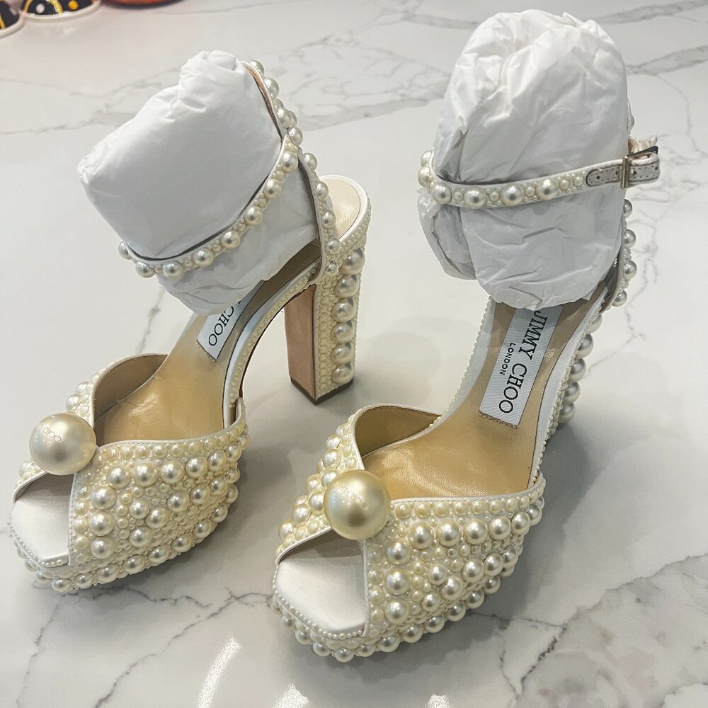 Jimmy Choo White Sacaria Pearl Heels – US Women’s Size 5.5